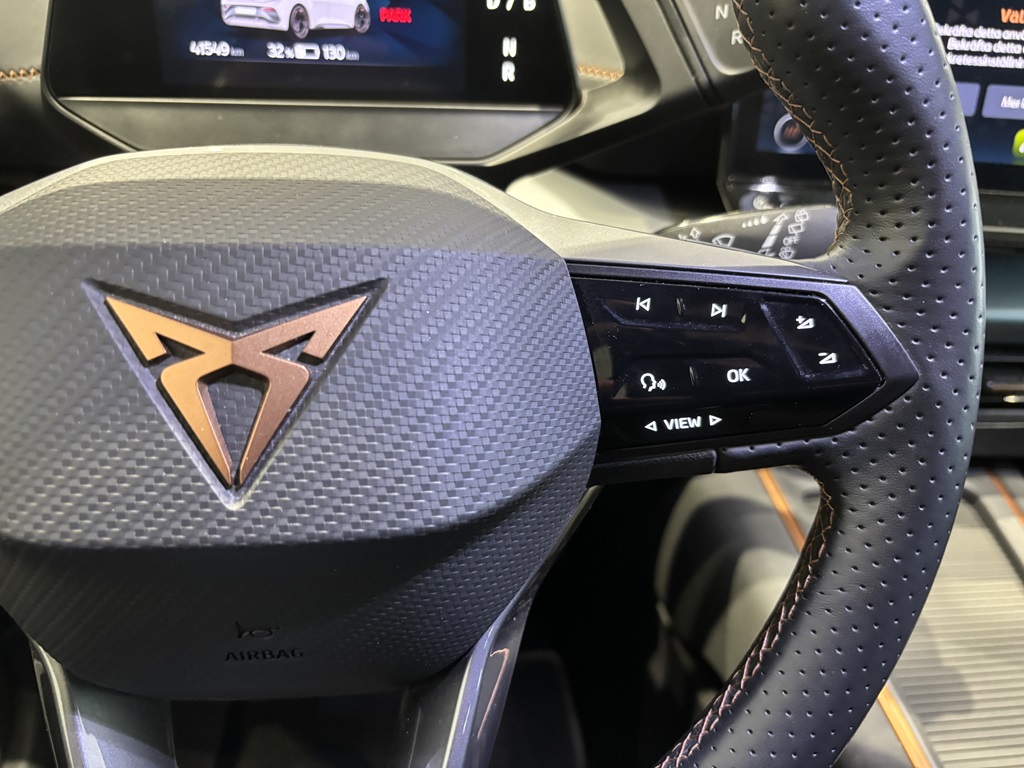 SEAT Cupra HMD20X