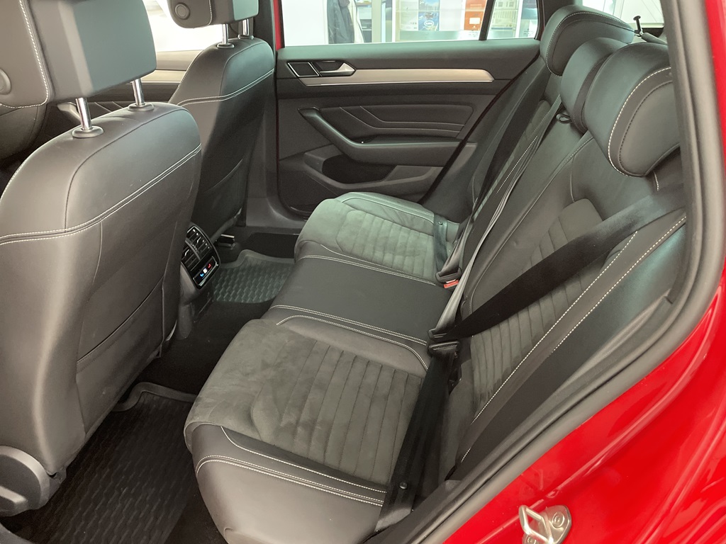 Volkswagen Passat HMG38U