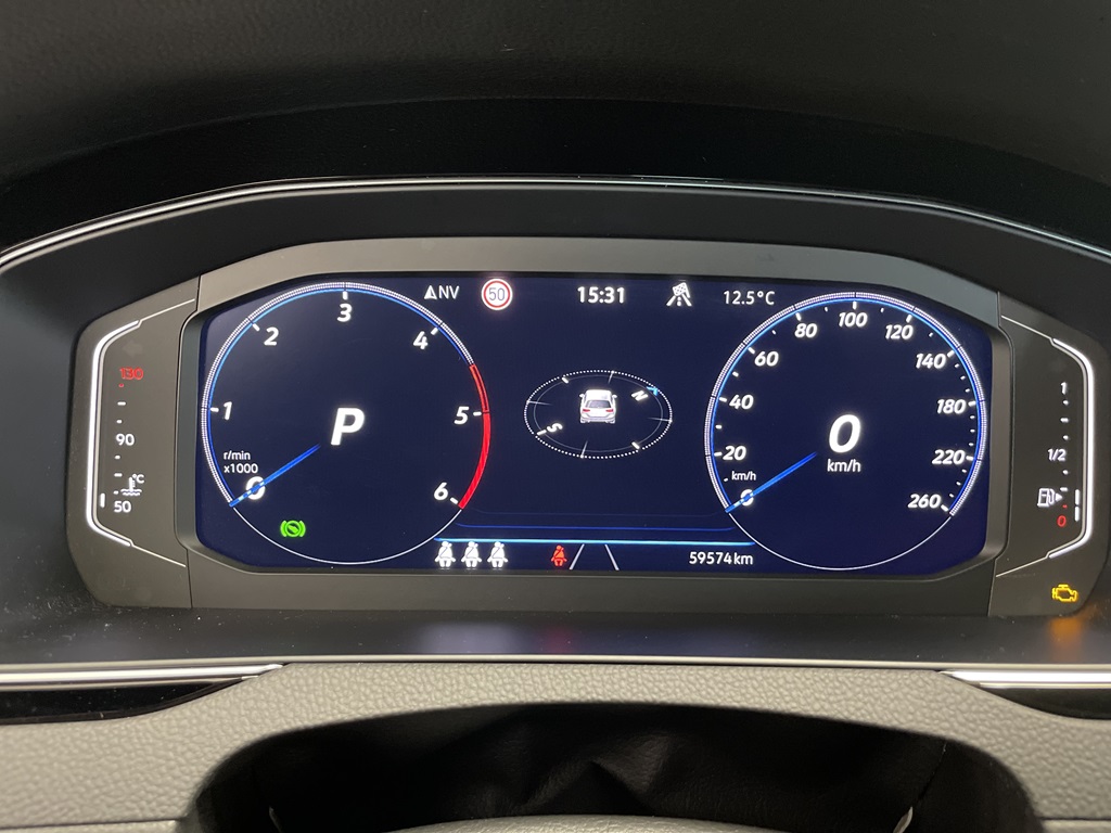 Volkswagen Passat HMG38U