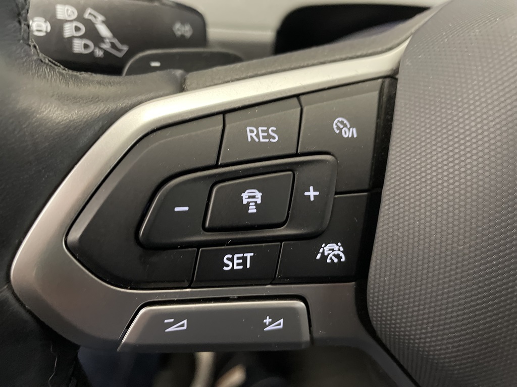 Volkswagen Passat HMG38U