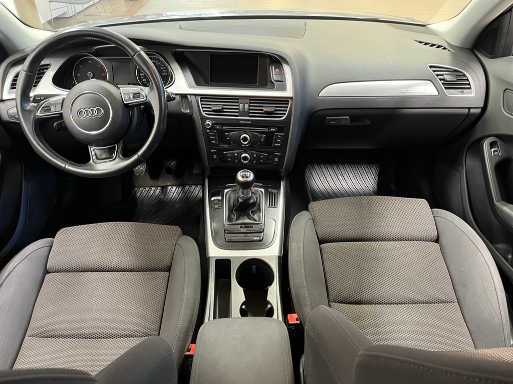Audi A4 allroad quattro HNU263