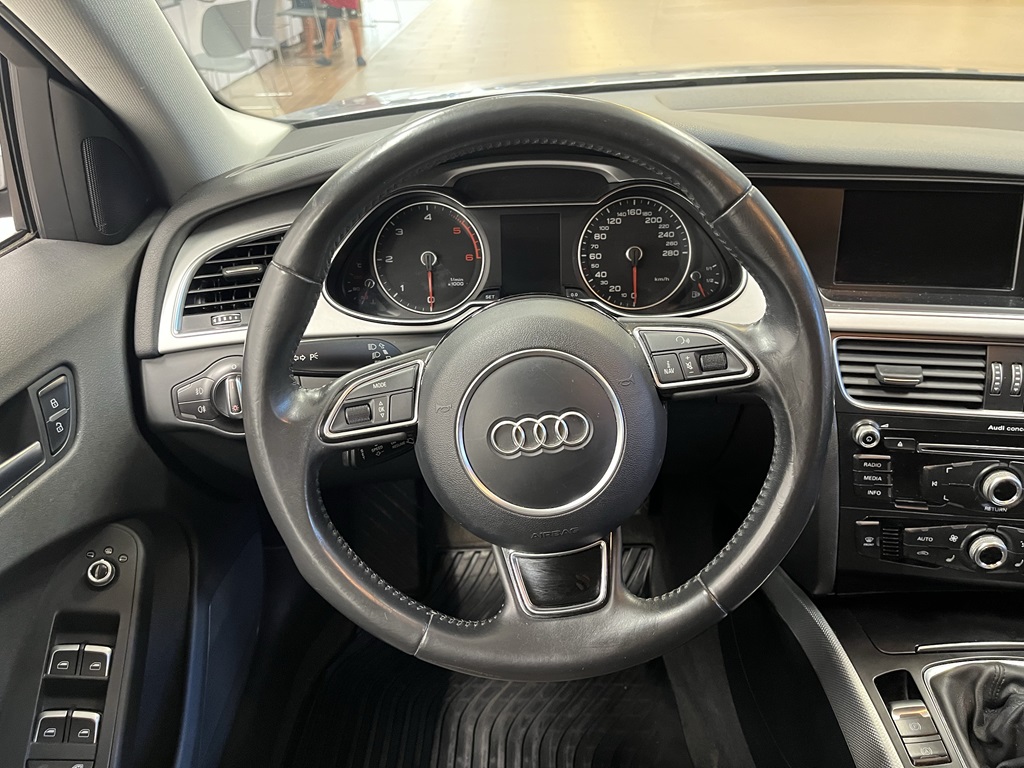 Audi A4 allroad quattro HNU263