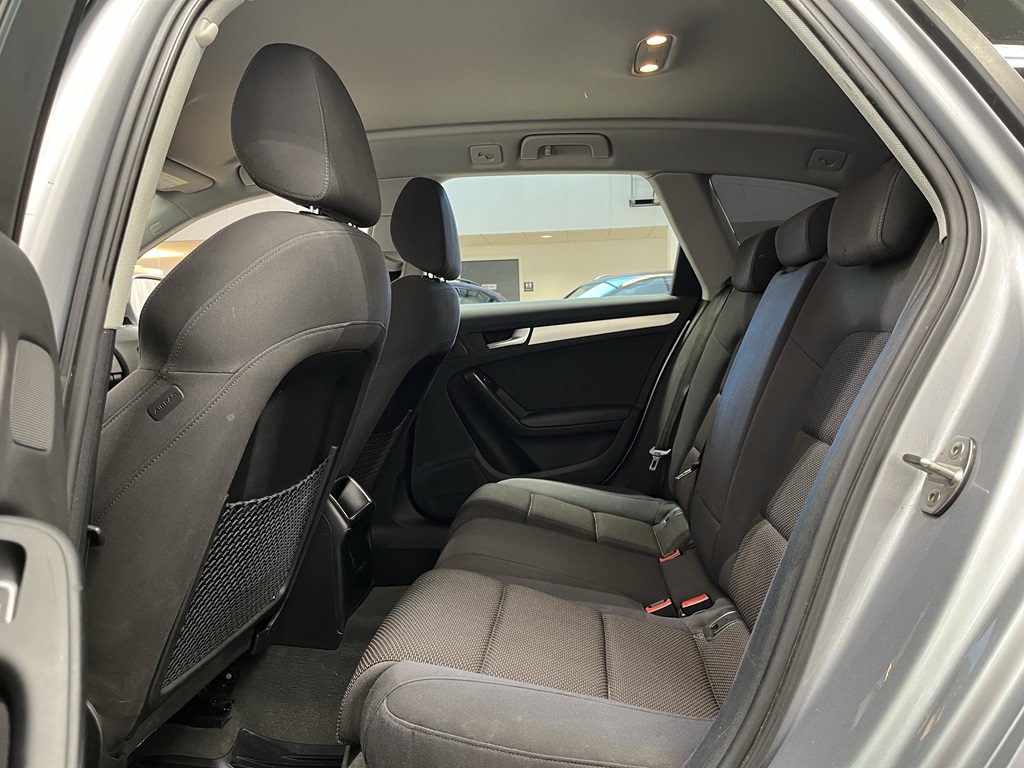 Audi A4 allroad quattro HNU263