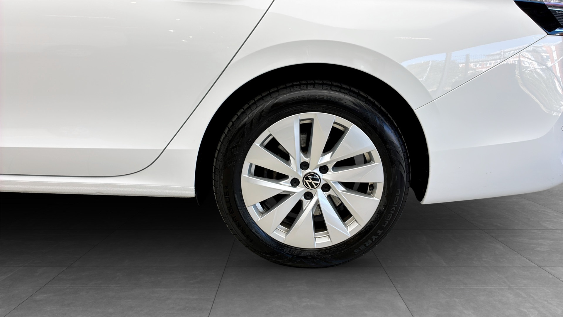 Volkswagen Passat HRA68P