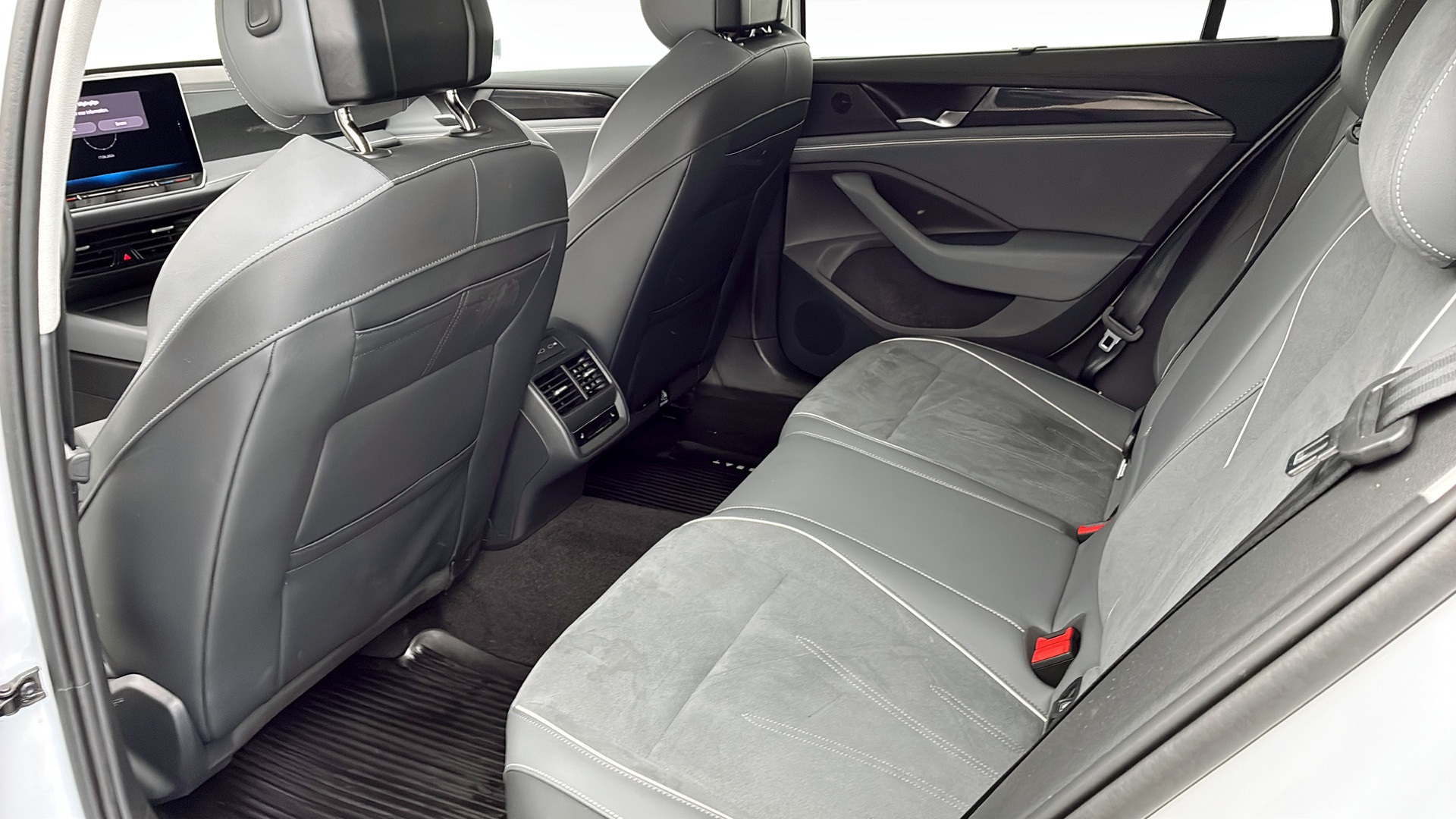 Volkswagen Passat HRA68P