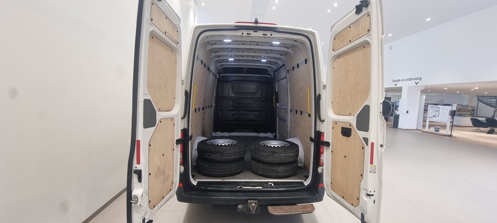 Volkswagen Crafter Skåp kort hjulbas HRL563