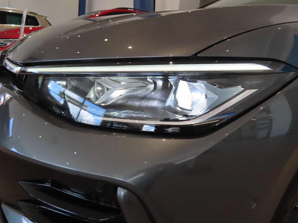 Volkswagen Passat HSR03N