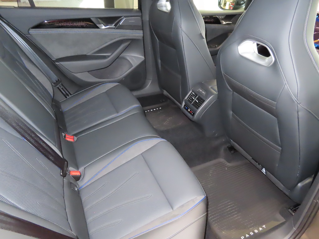 Volkswagen Passat HSR03N