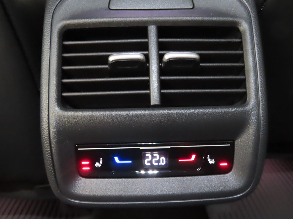 Volkswagen Passat HSR03N