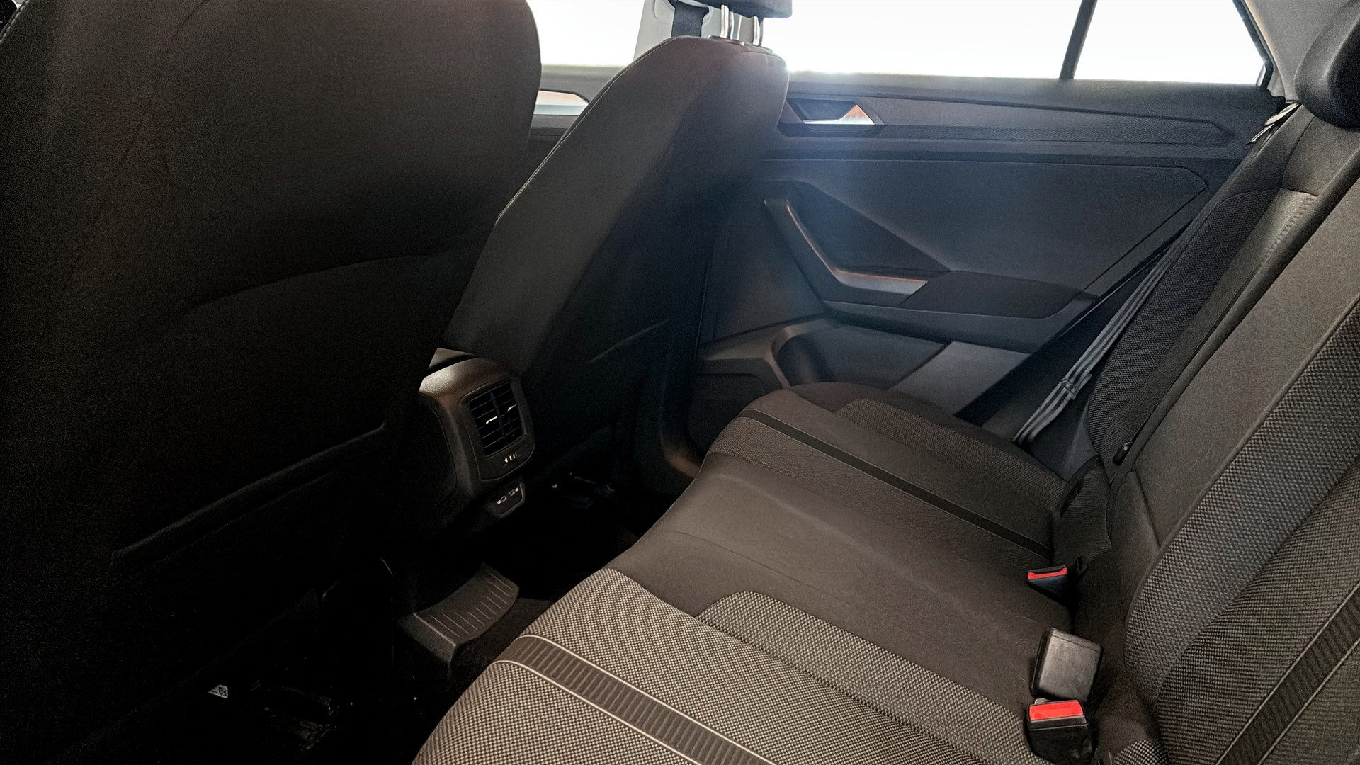 Volkswagen T-Roc HTJ01A