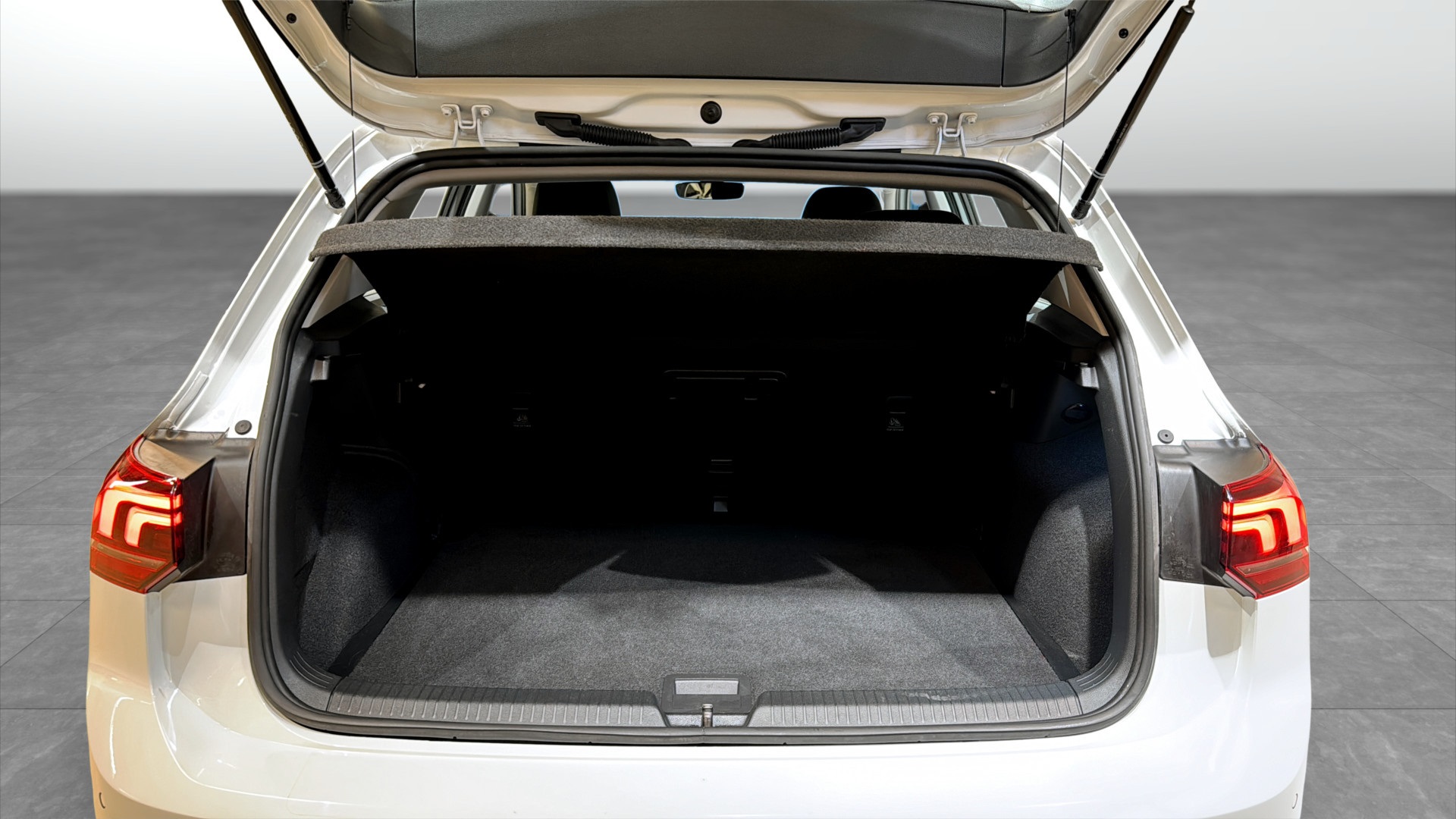 Volkswagen Golf HTJ05Z