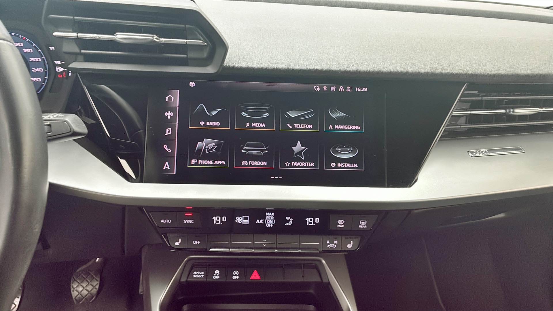 Audi A3 HTK77F
