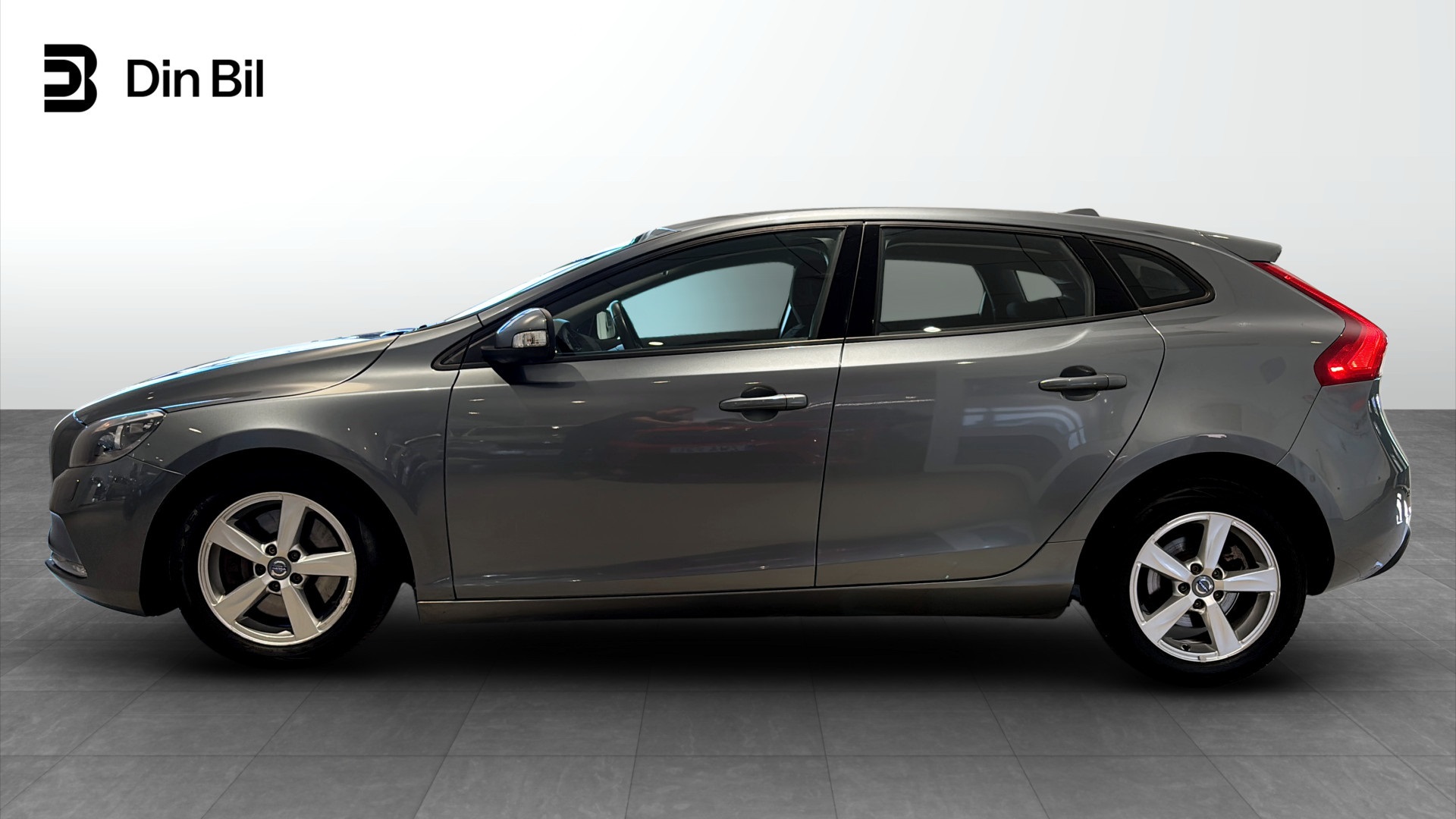 Volvo V40 HTM908
