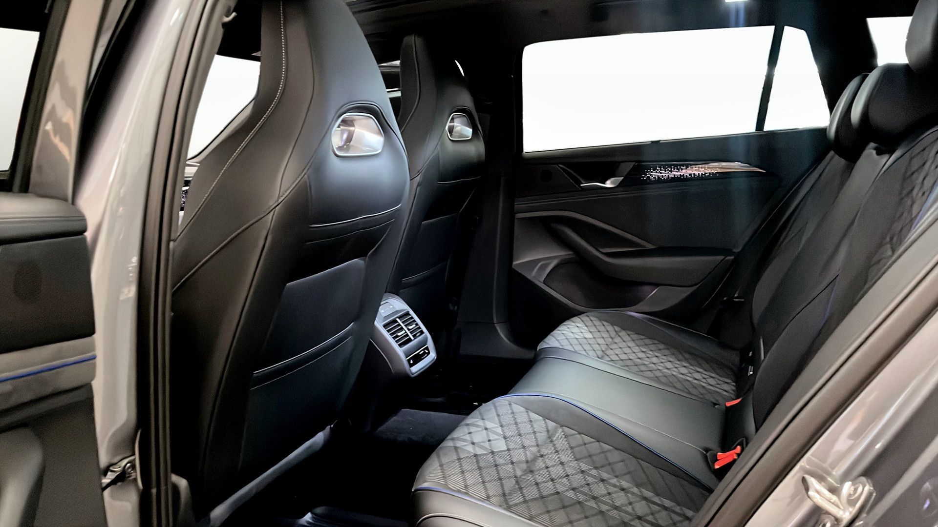 Volkswagen Passat Sportscombi HTZ84P