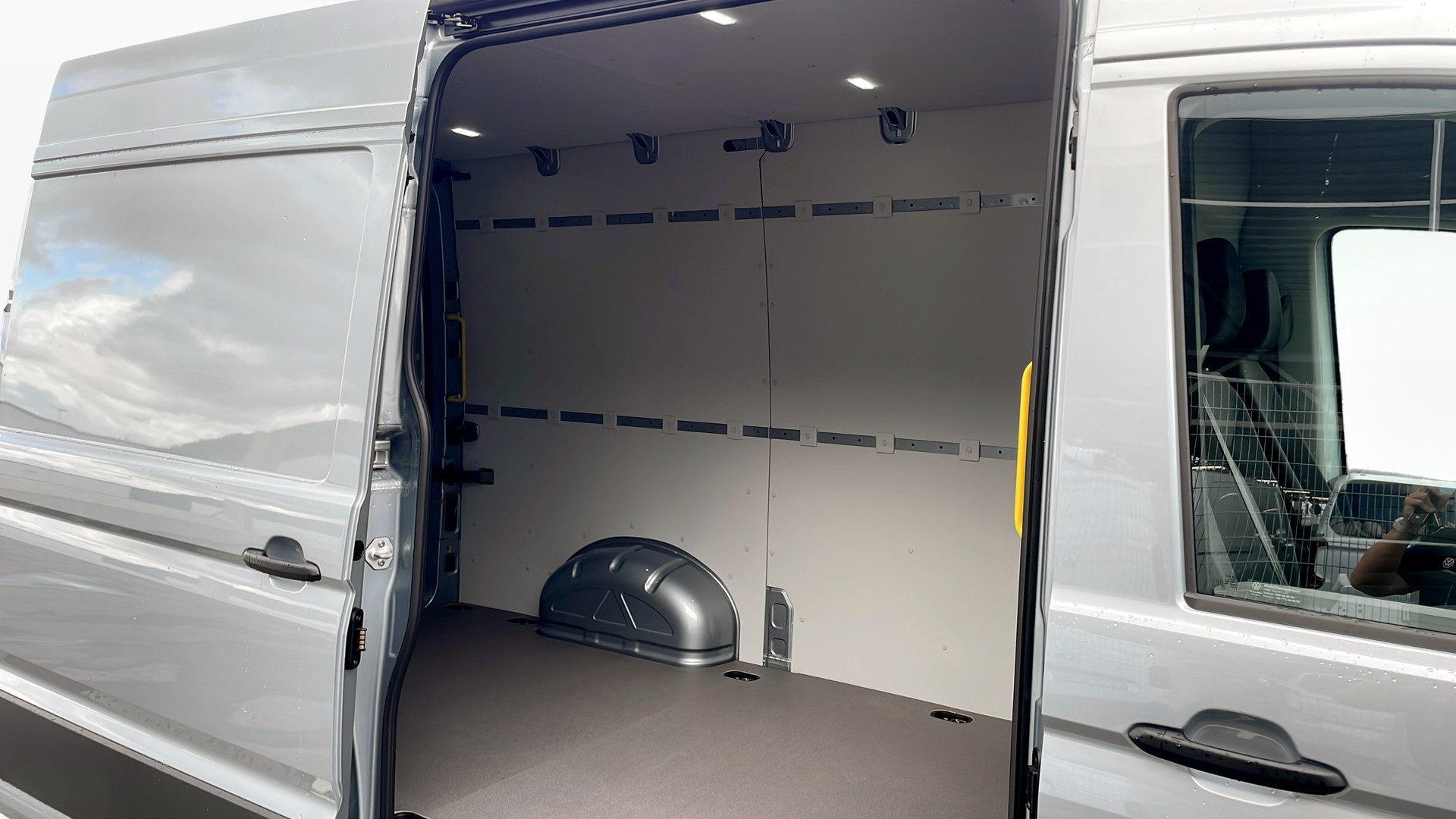 Volkswagen Crafter Skåp kort hjulbas HUK95G