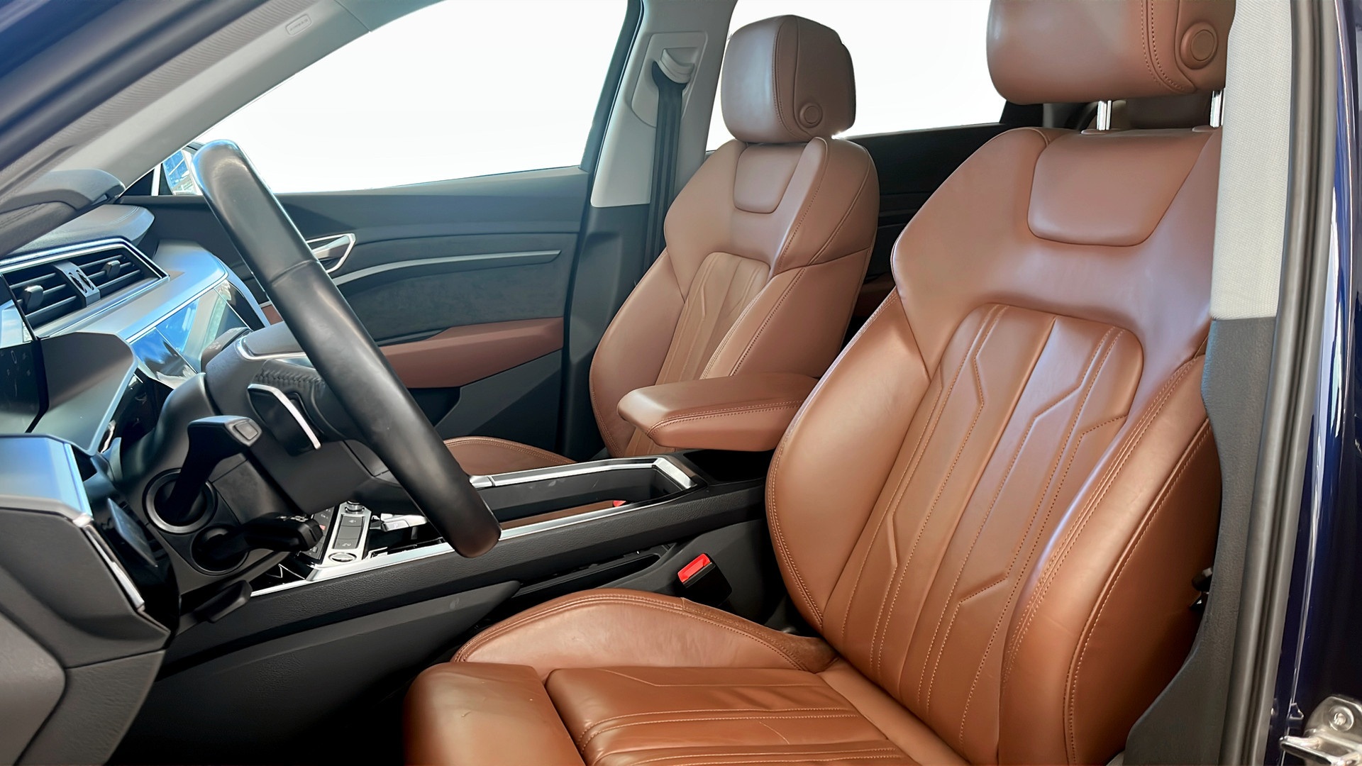 Audi e-tron HUN38C