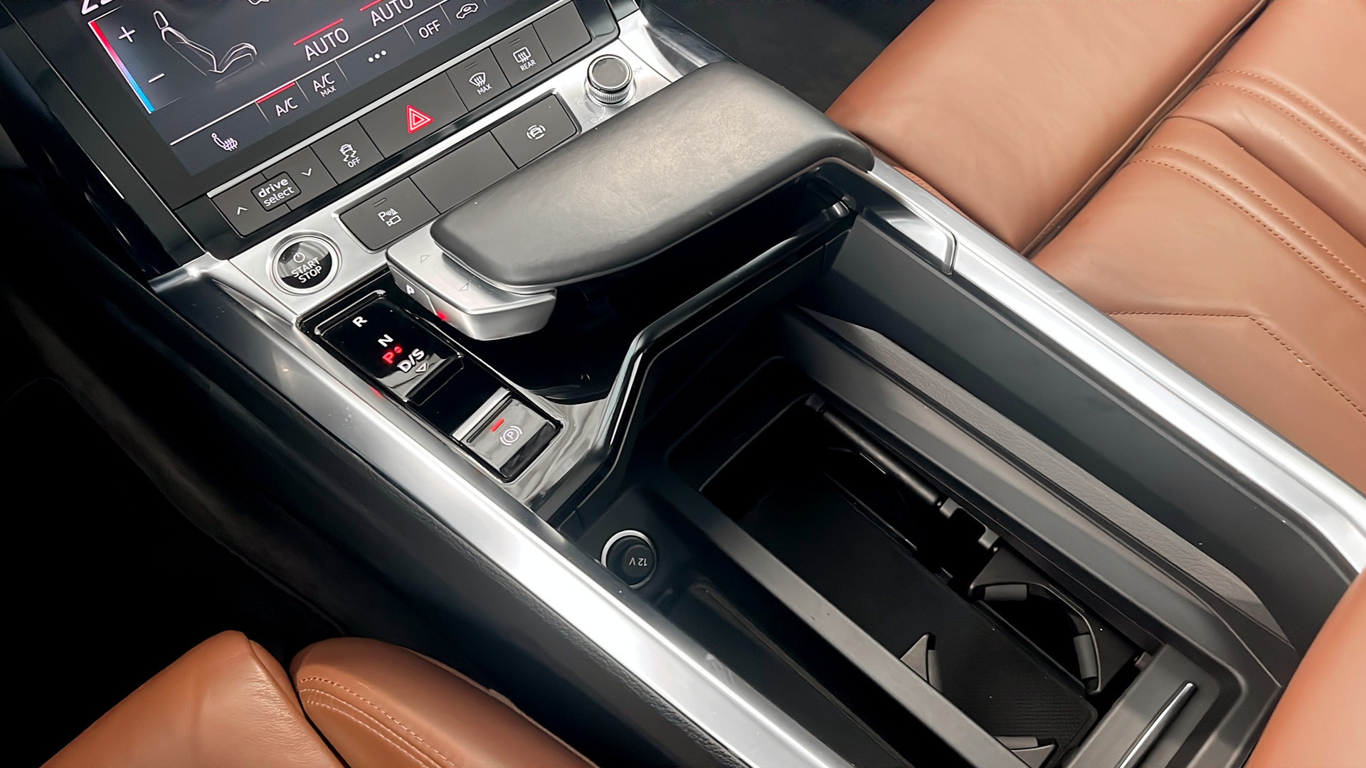 Audi e-tron HUN38C