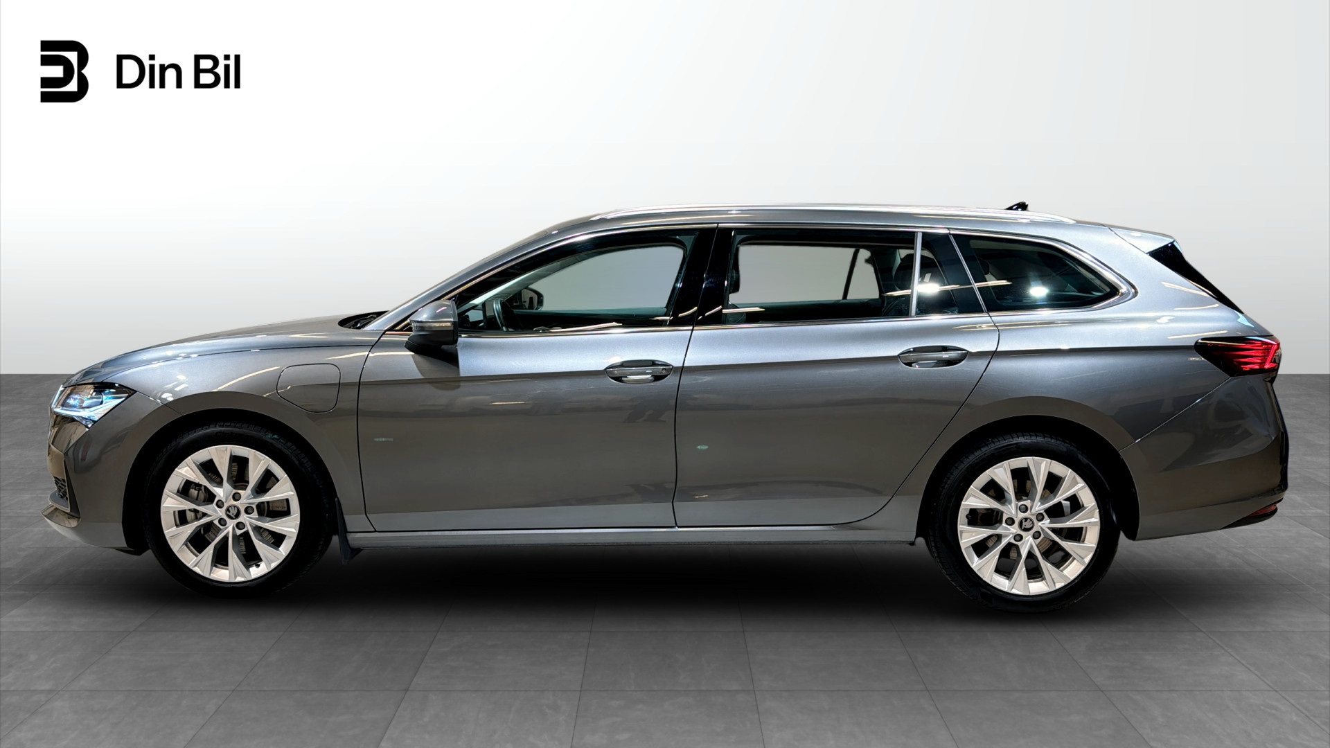 Skoda Superb Combi HUP03F