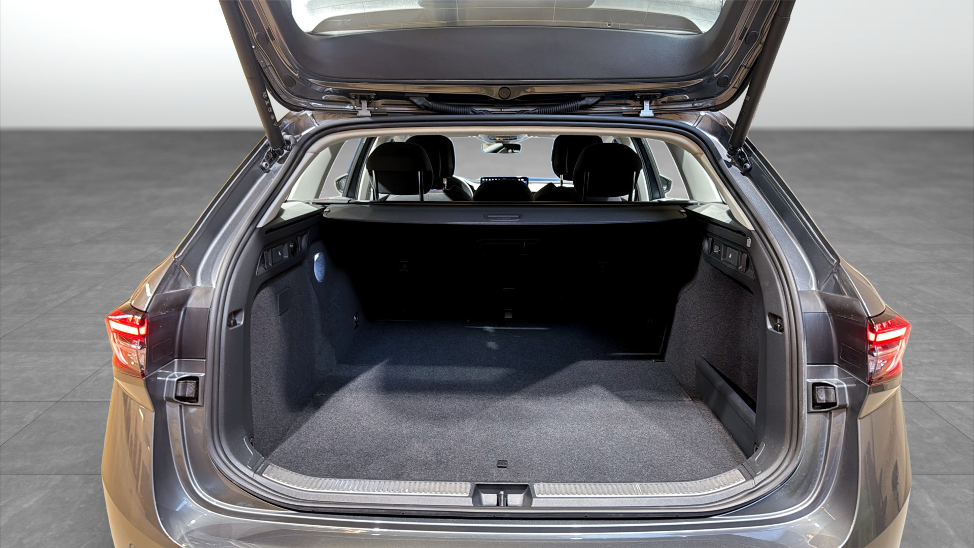 Skoda Superb Combi HUP03F