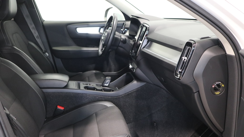 Volvo XC40 HUT98N