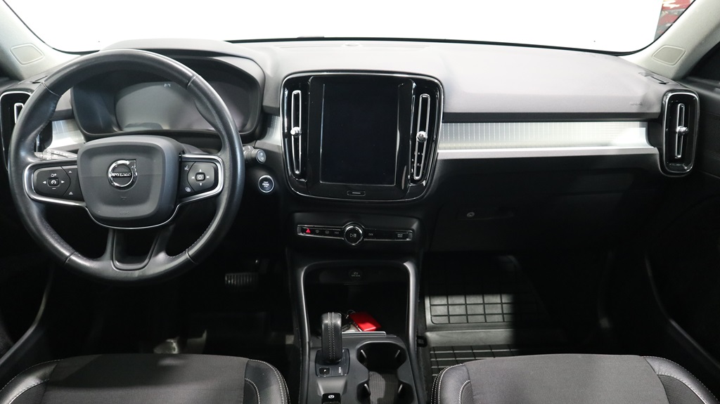 Volvo XC40 HUT98N