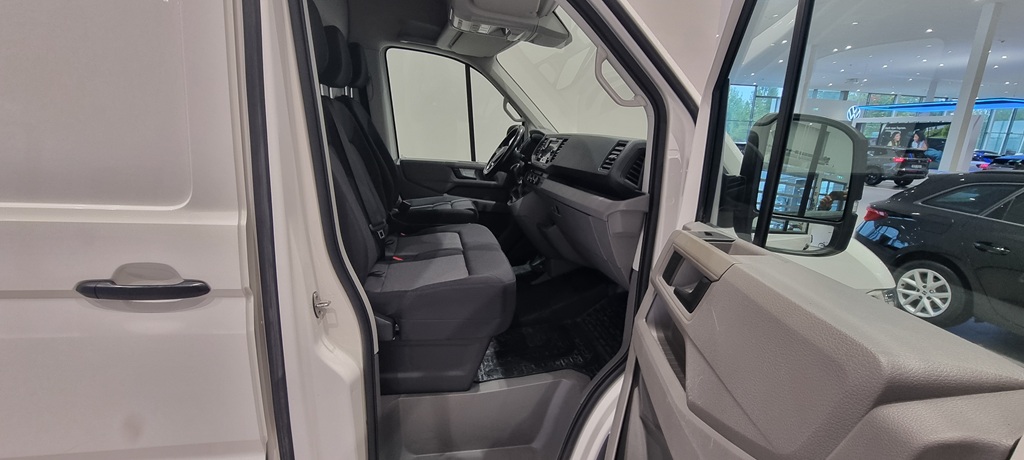 Volkswagen Crafter Skåp kort hjulbas HUX38U