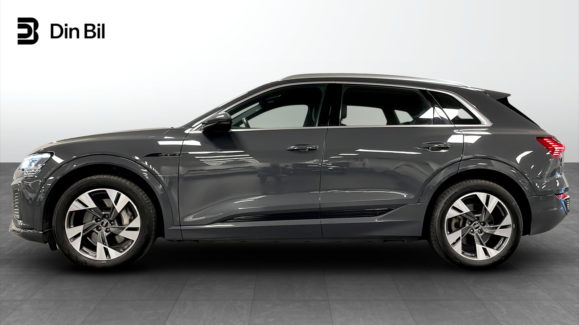 Audi Q8 e-tron HWA36R