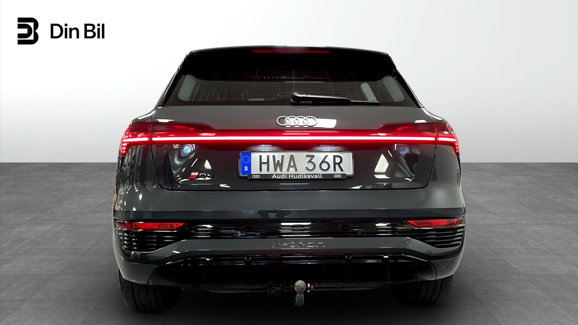 Audi Q8 e-tron HWA36R