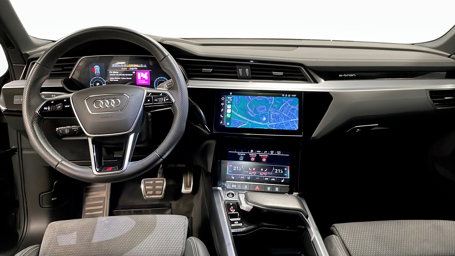 Audi Q8 e-tron HWA36R