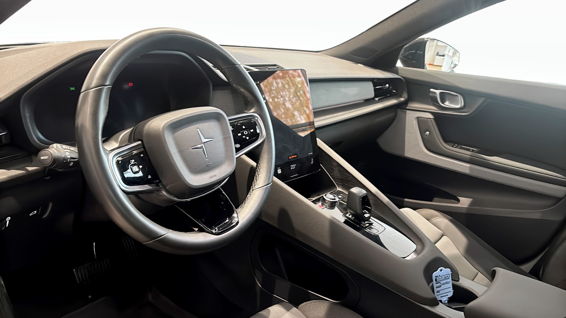 Polestar 2 HWD28M