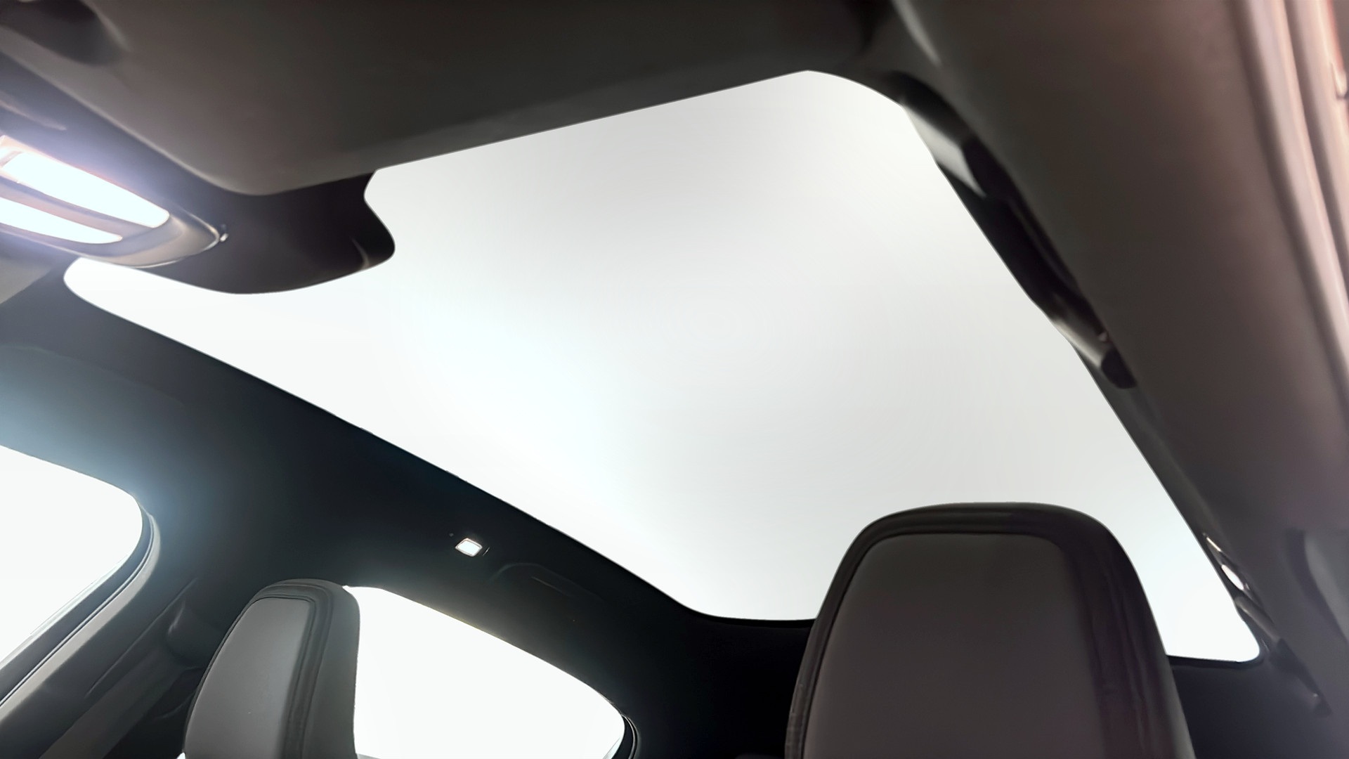 Polestar 2 HWD28M