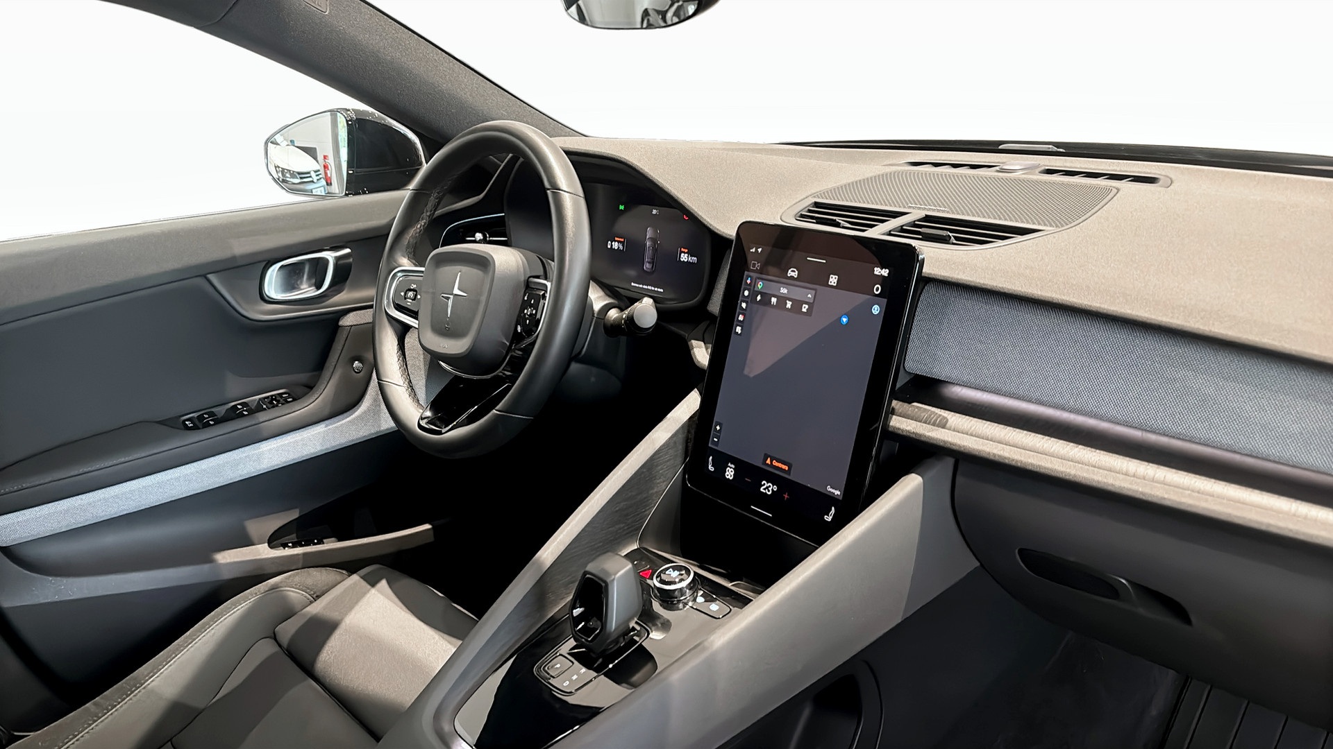 Polestar 2 HWD28M