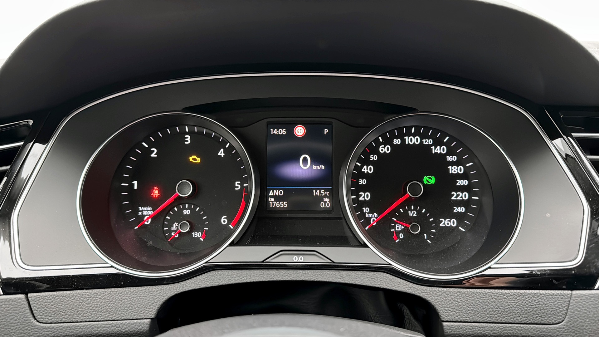 Volkswagen Passat HWK57Y
