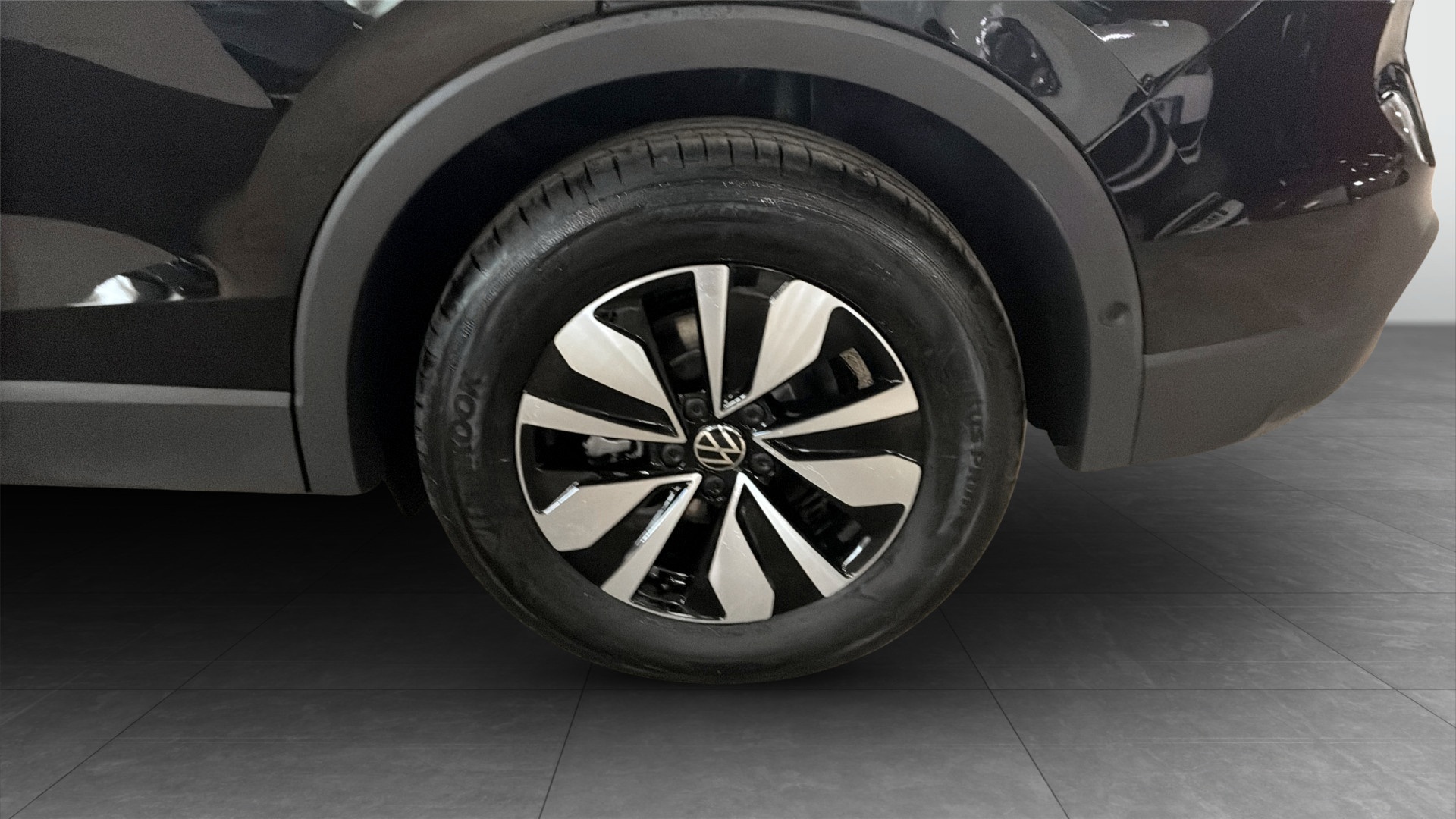 Volkswagen Tiguan HXK94Y