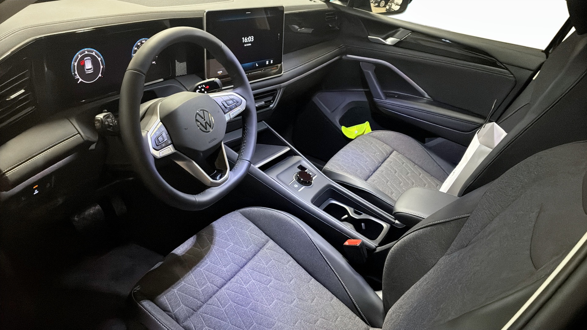 Volkswagen Tiguan HXK94Y