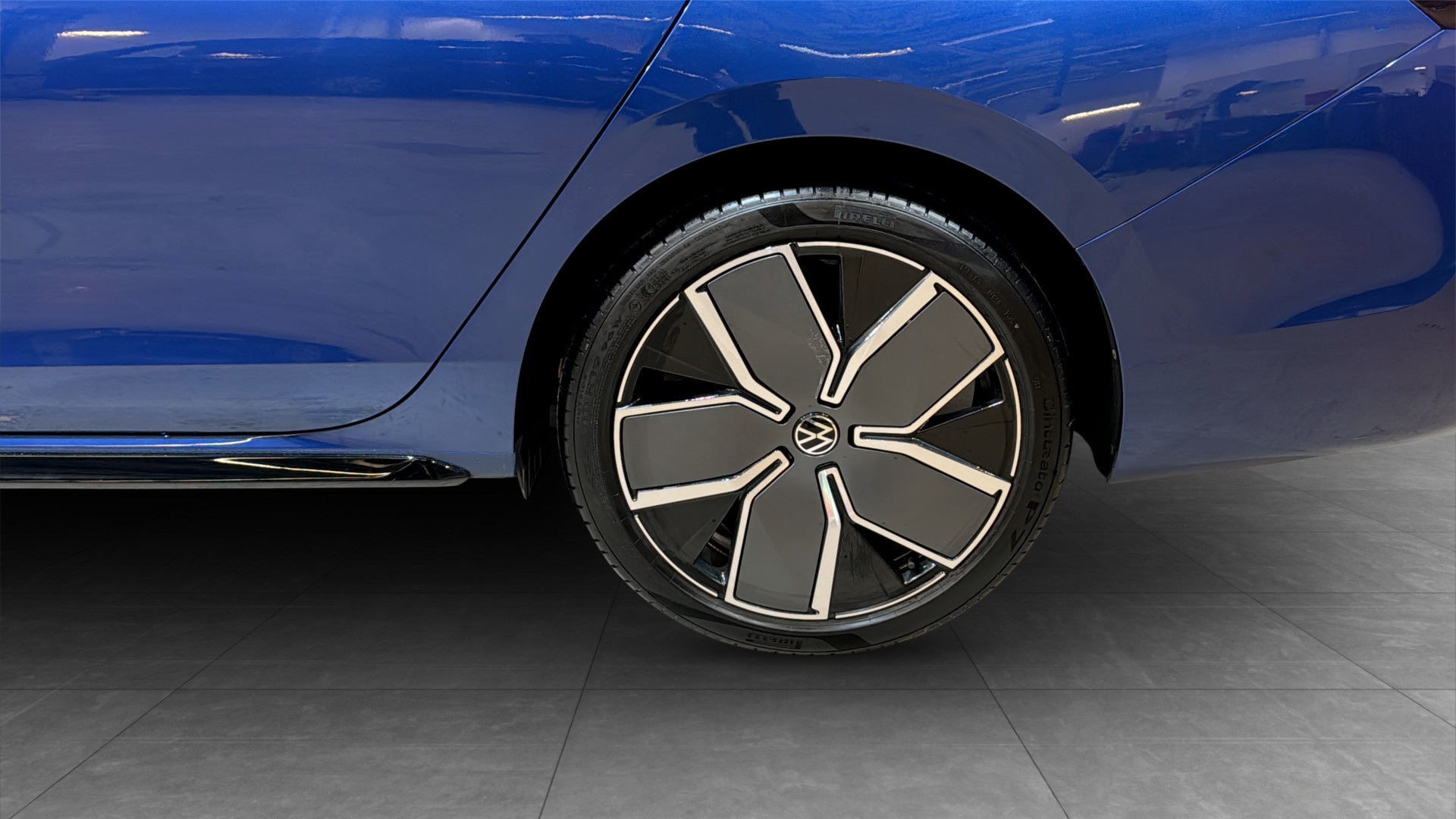 Volkswagen Passat HYF57P