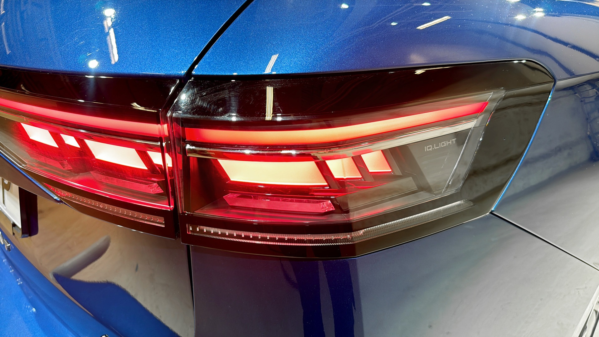 Volkswagen Passat HYF57P