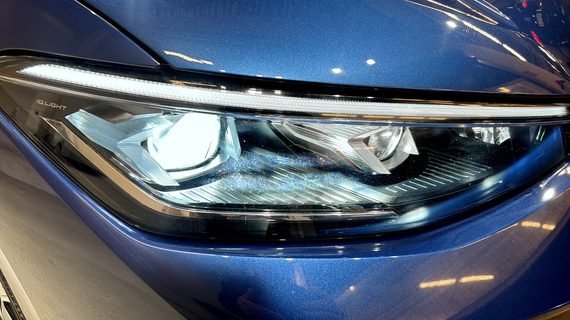 Volkswagen Passat HYF57P