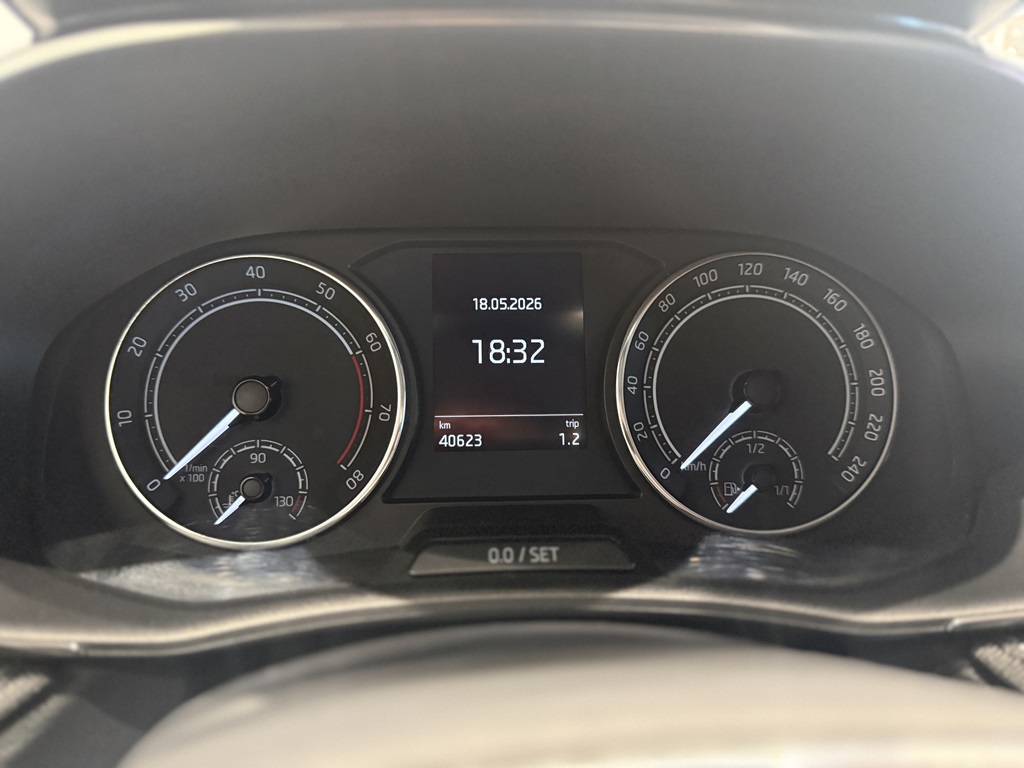 Skoda Fabia HYR01E