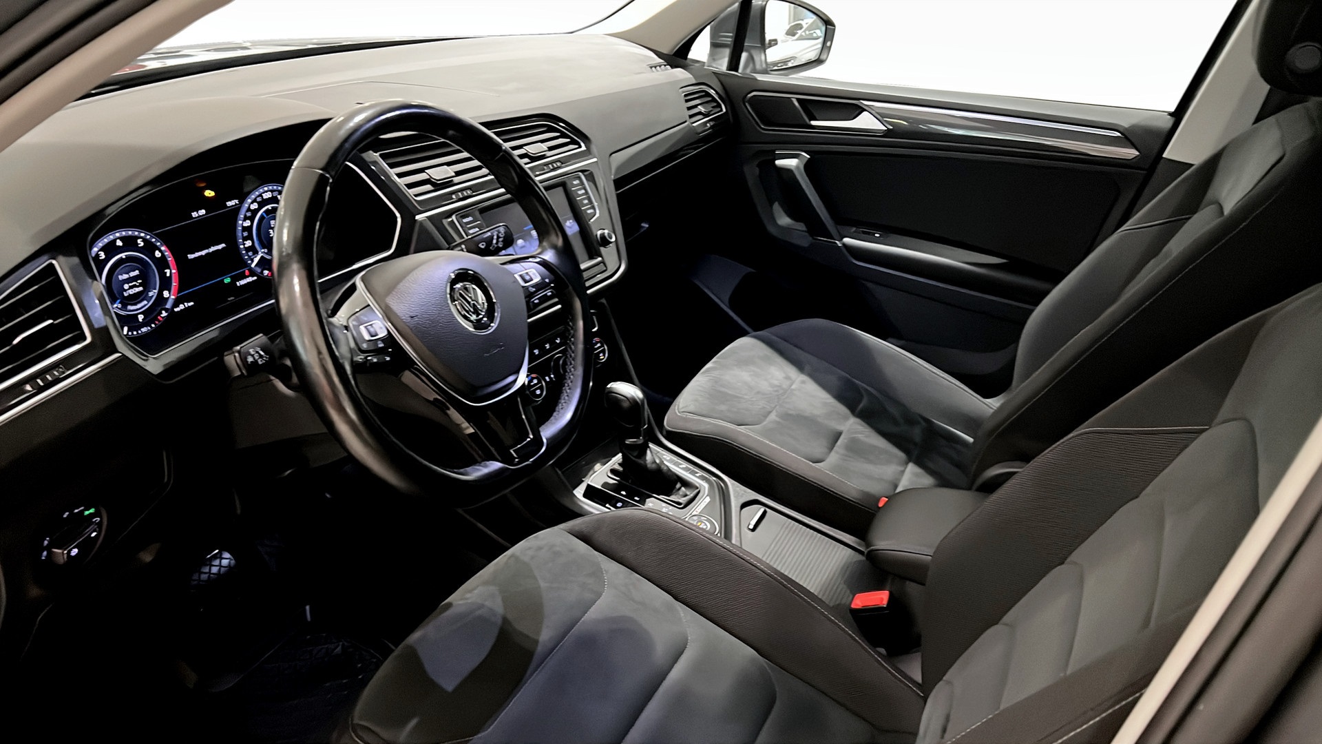 Volkswagen Tiguan HYS409