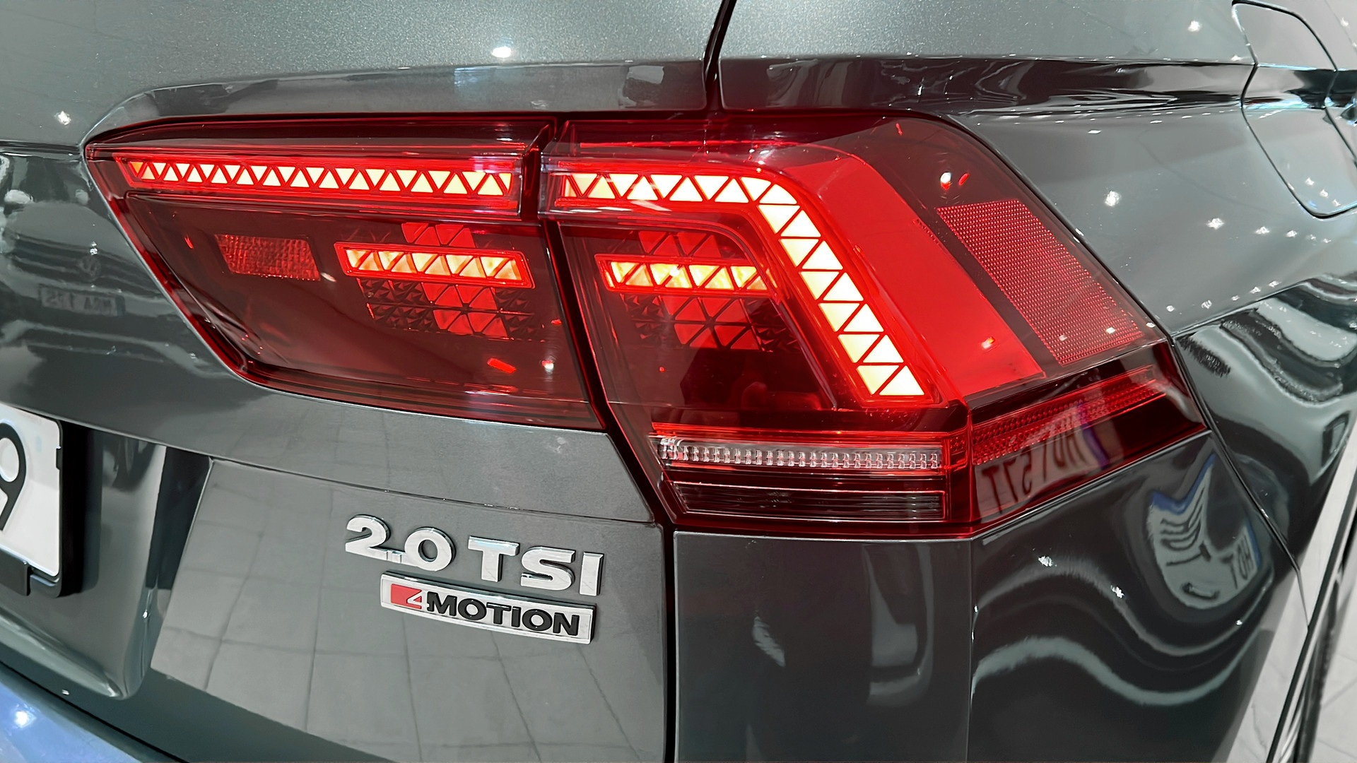 Volkswagen Tiguan HYS409