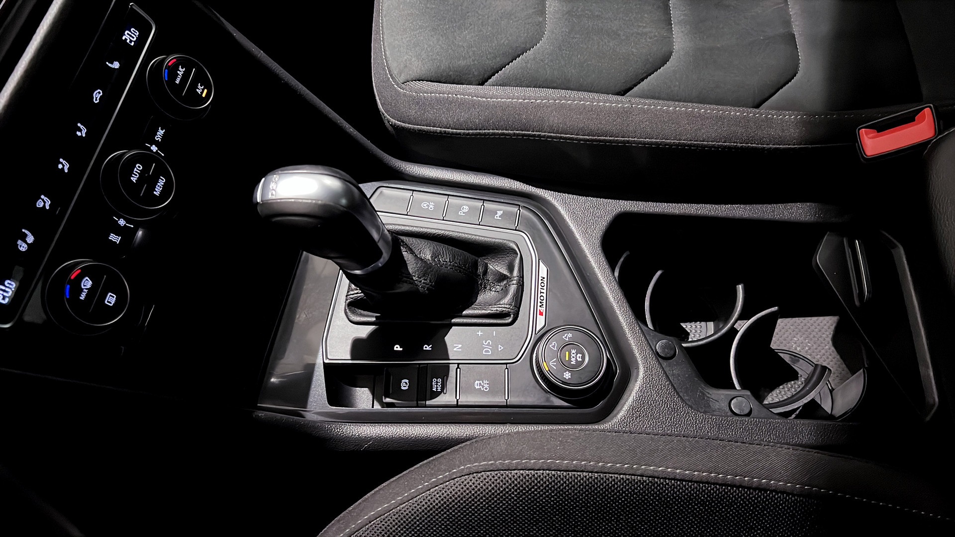 Volkswagen Tiguan HYS409