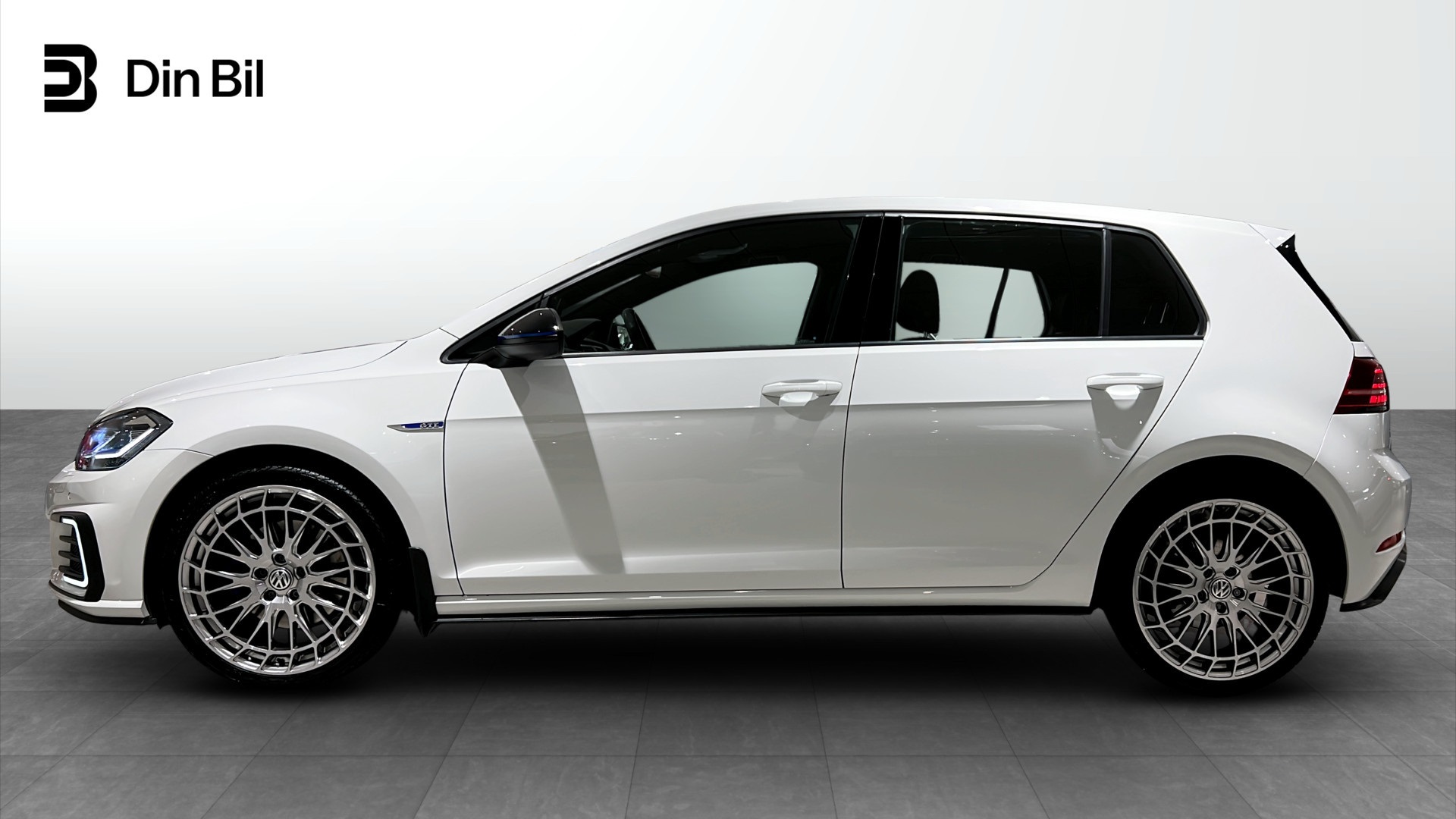 Volkswagen Golf HZO098