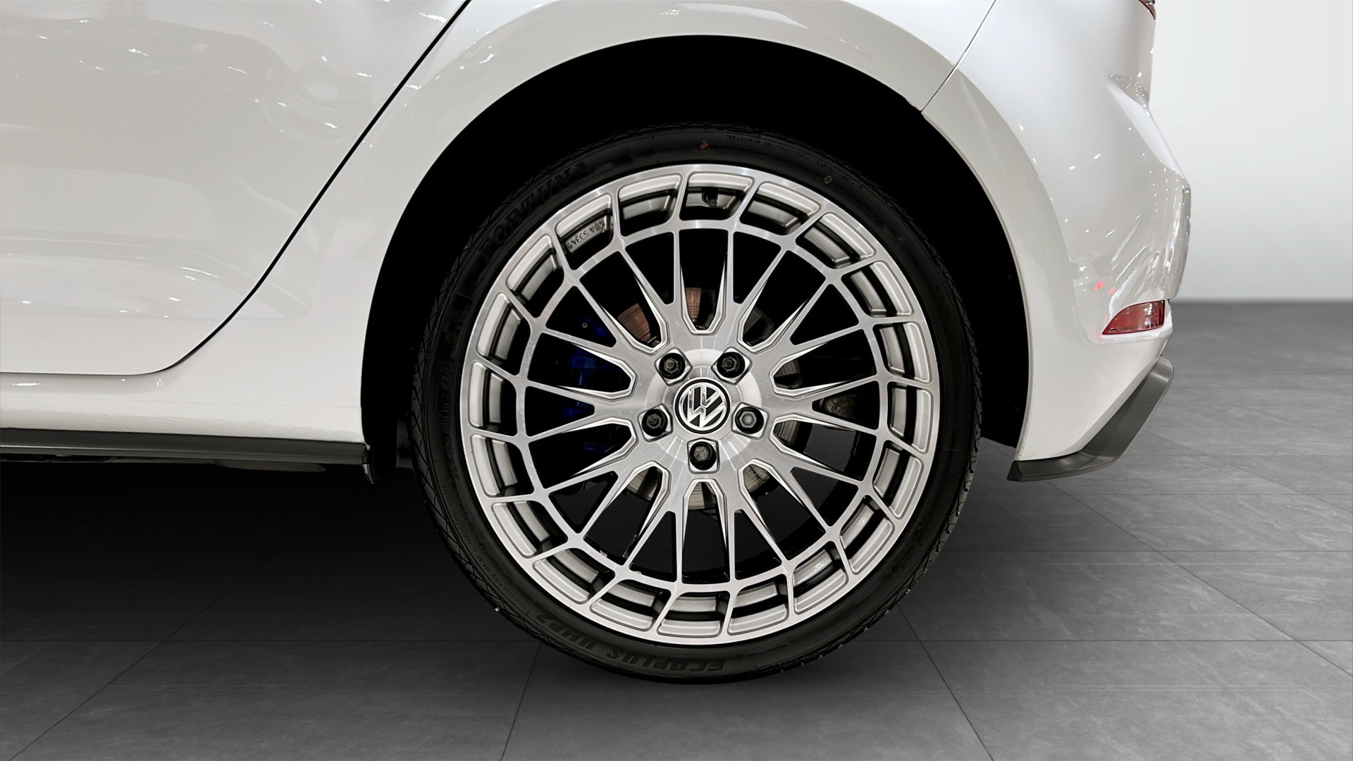 Volkswagen Golf HZO098