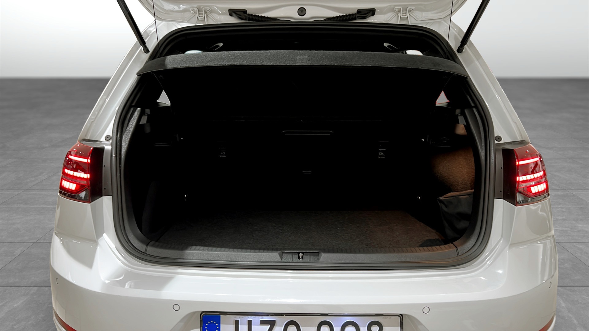 Volkswagen Golf HZO098