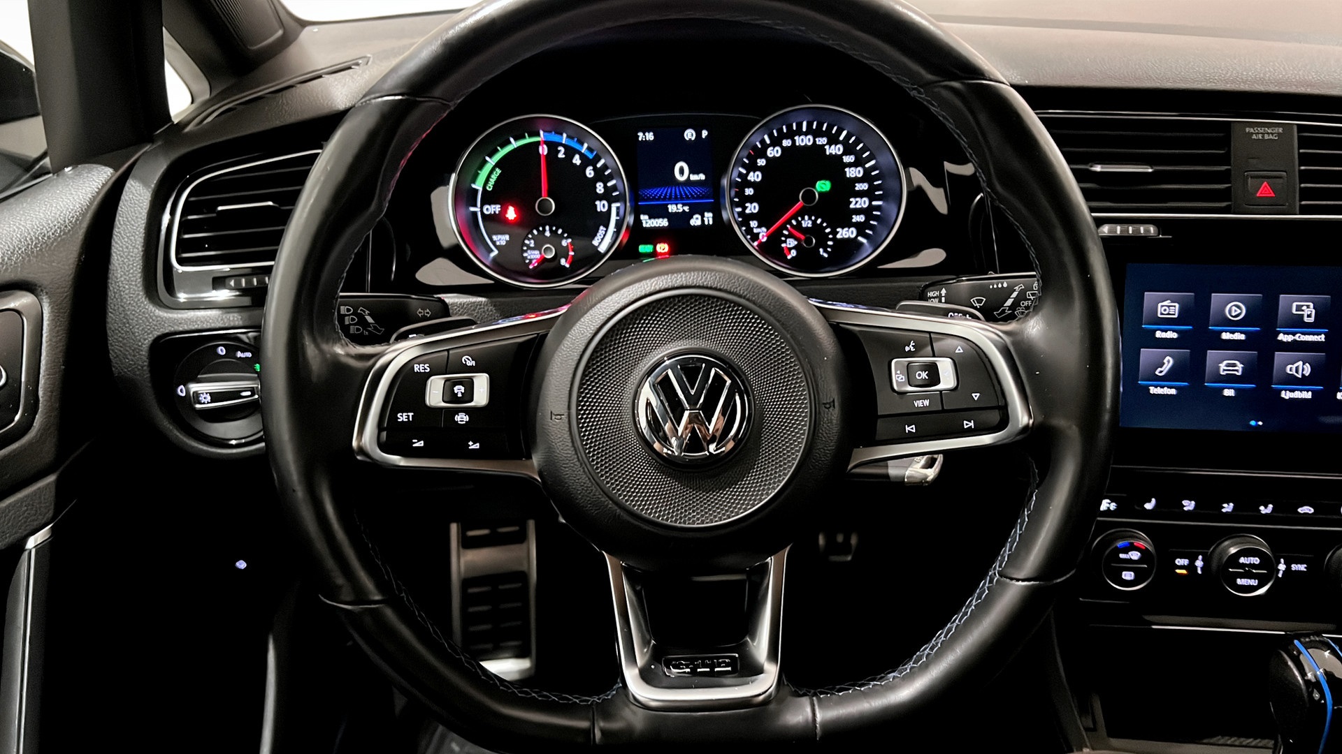 Volkswagen Golf HZO098
