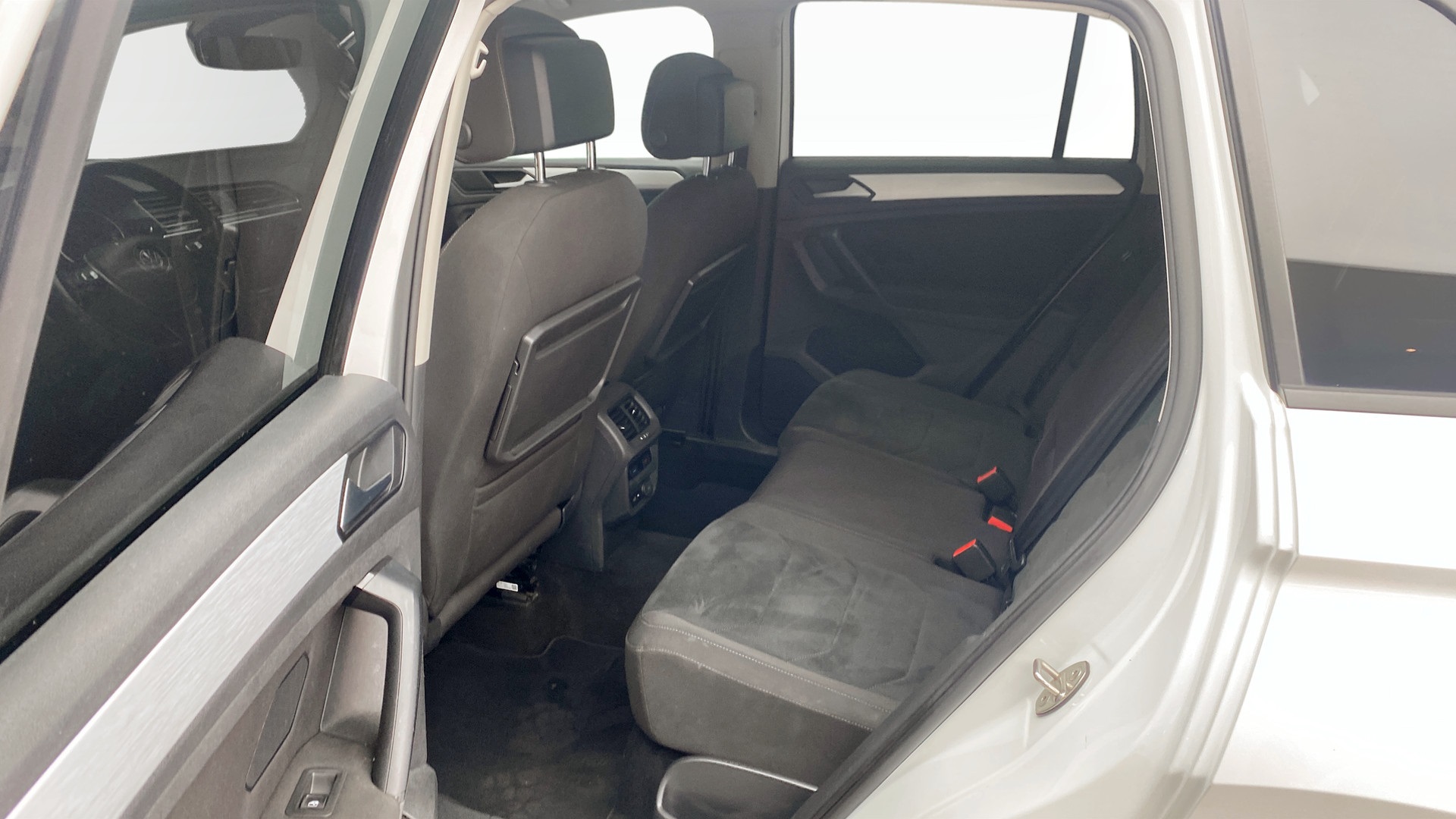 Volkswagen Tiguan JAD49M