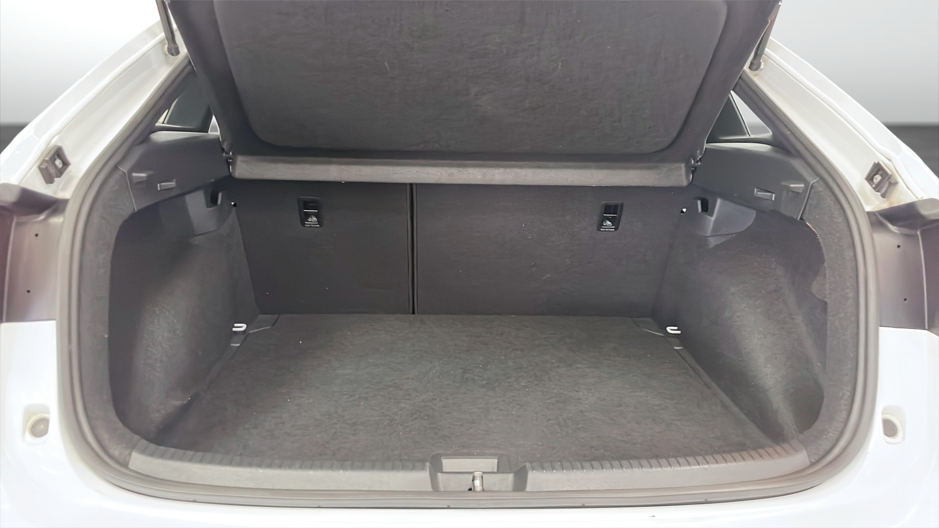Volkswagen Taigo JAD83T