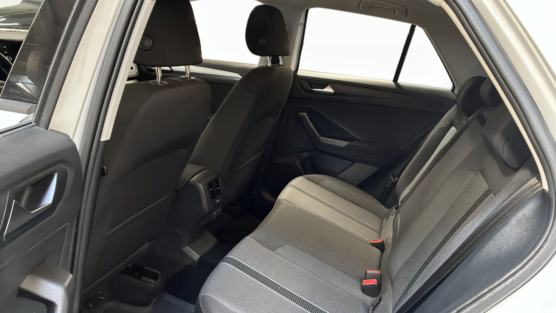 Volkswagen T-Roc JAF036