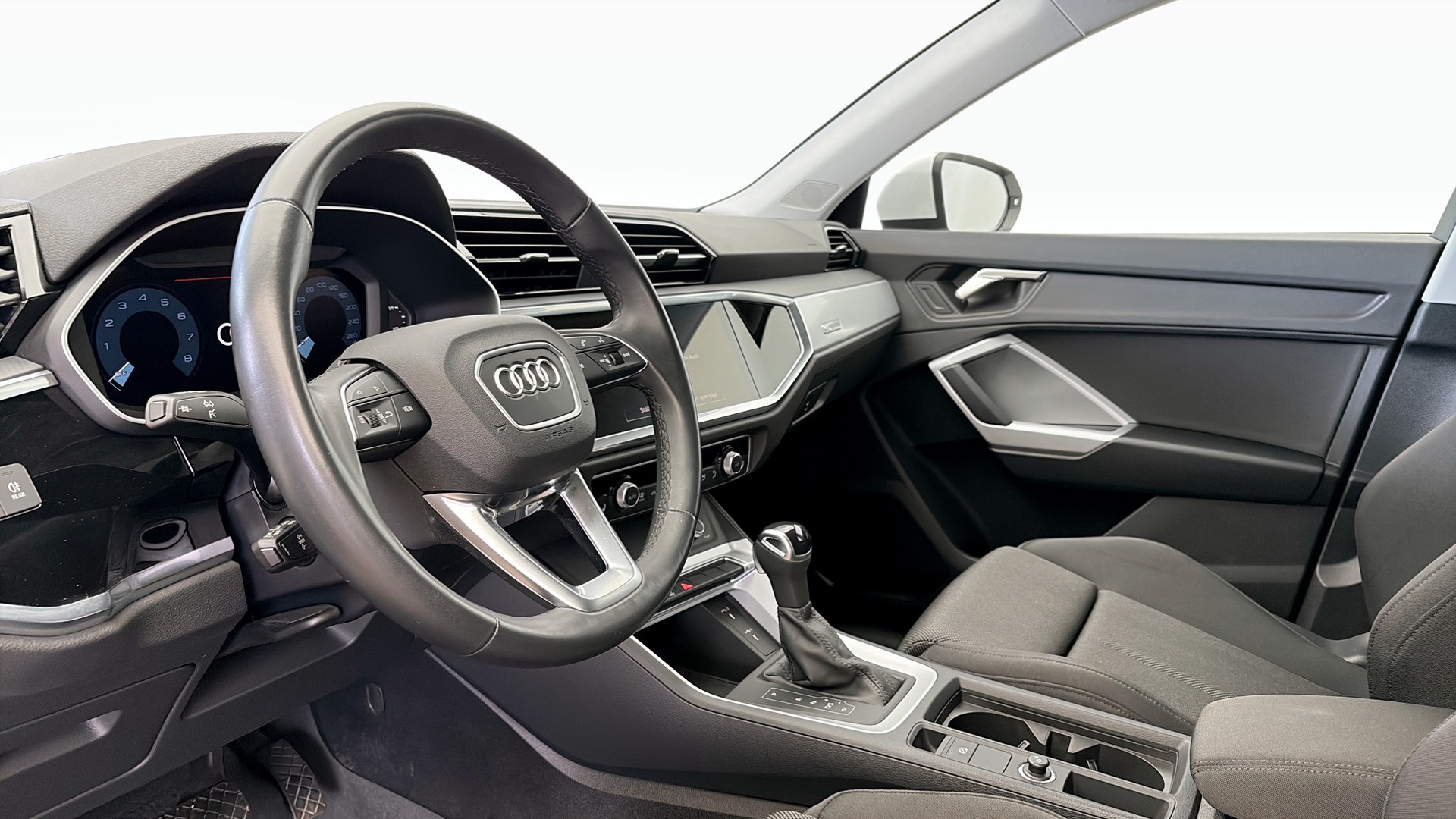Audi Q3 JAG36F